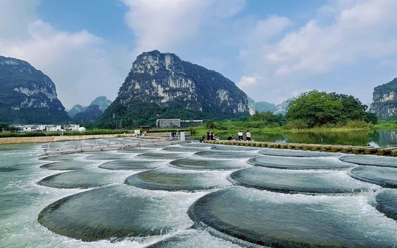 DU LỊCH TRUGN QUỐC 3N2Đ – HÀ NỘI – TRÀ LĨNH –  TP. TỊNH TÂY – NGA TUYỀN PHỐ CỔ CẨM TÚ – CỔ LONG ĐẠI HIỆP CỐC HANG PÁC BÓ – THÁC BẢN GIỐC
