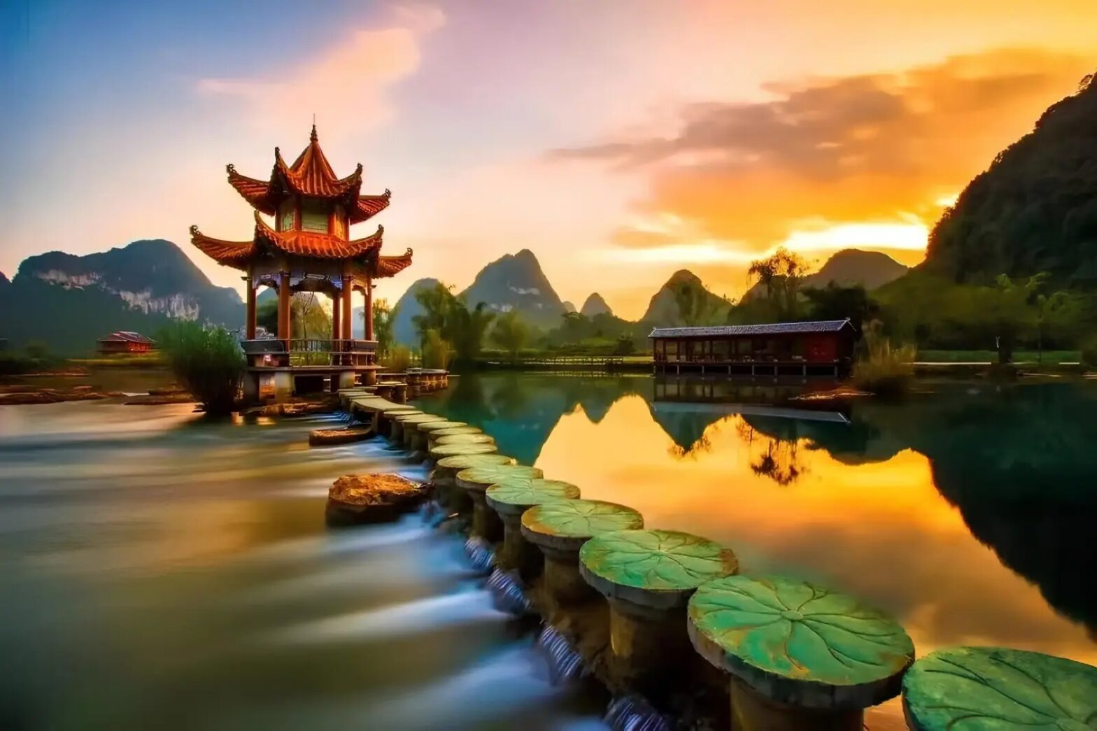 DU LỊCH TRUGN QUỐC 3N2Đ – HÀ NỘI – TRÀ LĨNH –  TP. TỊNH TÂY – NGA TUYỀN PHỐ CỔ CẨM TÚ – CỔ LONG ĐẠI HIỆP CỐC HANG PÁC BÓ – THÁC BẢN GIỐC