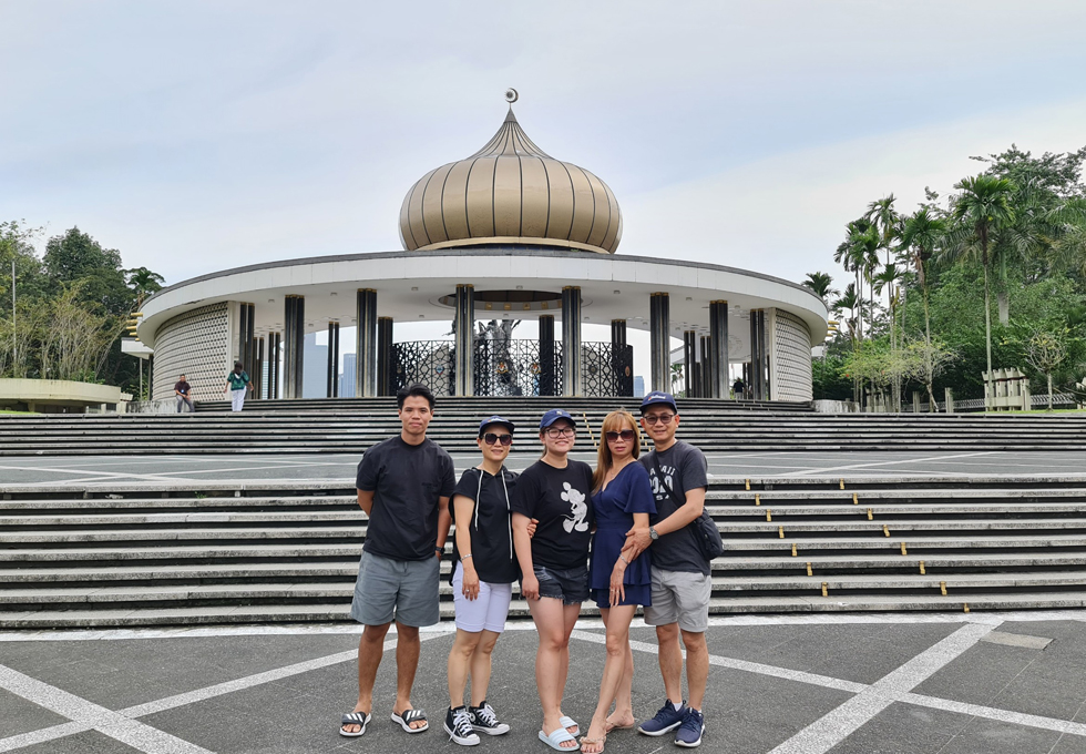 Du lịch 03 Quốc Gia MALAYSIA – INDONESIA – SINGAPORE 5 Ngày 4 Đêm