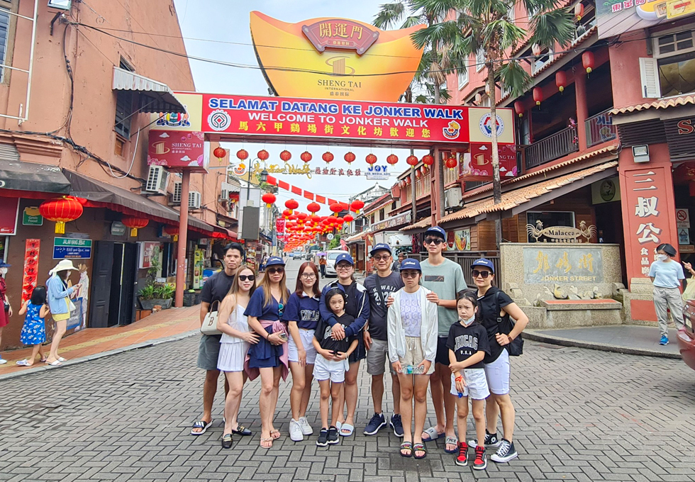 Du lịch 03 Quốc Gia MALAYSIA – INDONESIA – SINGAPORE 5 Ngày 4 Đêm